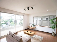 【神奈川県/横浜市緑区三保町】横浜市緑区三保町　中古戸建て リビング・ダイニング：※家具・調度品等は販売価格に含まれておりません。
