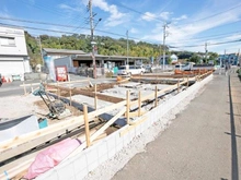 【神奈川県/川崎市宮前区南野川】宮前区南野川2丁目　新築戸建て2号棟（全5棟） 現地（建築前）：全5棟：2号棟（中央）