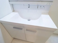 【神奈川県/川崎市宮前区南野川】宮前区南野川2丁目　新築戸建て4号棟（全5棟） 洗面室：化粧洗面台