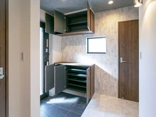 【神奈川県/川崎市麻生区虹ケ丘】麻生区虹ヶ丘1丁目　新築戸建　1号棟（全2棟） 下足入れ