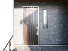 【神奈川県/川崎市麻生区虹ケ丘】麻生区虹ヶ丘1丁目　新築戸建　2号棟（全2棟） 玄関