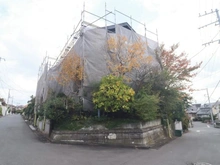 【神奈川県/横浜市青葉区美しが丘西】青葉区美しが丘西3丁目　中古戸建て 外観：屋根・外壁塗装工事中