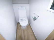 【神奈川県/川崎市高津区北野川】高津区北野川　新築戸建て2号棟（全2棟） トイレ