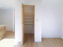 【神奈川県/川崎市高津区北野川】高津区北野川　新築戸建て2号棟（全2棟） キッチン：パントリー