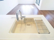 【神奈川県/横浜市都筑区東山田】都筑区東山田1丁目　新築戸建て2号棟（全3棟） キッチン：シンク