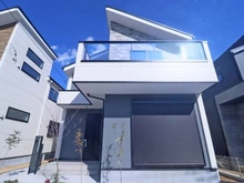 【神奈川県/横浜市都筑区東山田】都筑区東山田1丁目　新築戸建て3号棟（全3棟） 外観：3号棟：写真中央（全3棟）