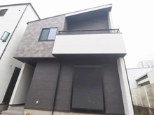 【神奈川県/川崎市宮前区水沢】宮前区水沢3丁目　新築戸建て5号棟（全5棟） 外観：5号棟：写真中央（全5棟）