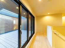 【神奈川県/横浜市都筑区早渕】横浜市都筑区早渕3丁目　中古戸建て 中庭前