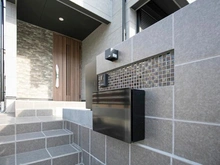 【神奈川県/横浜市青葉区美しが丘】青葉区美しが丘4丁目 新築戸建て2号棟（全2棟） アプローチ