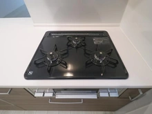 【神奈川県/川崎市宮前区けやき平】宮前区けやき平　新築戸建てB号棟（全4棟） キッチン：3口ガスコンロ