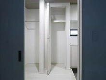 【神奈川県/川崎市宮前区けやき平】宮前区けやき平　新築戸建てB号棟（全4棟） 玄関：玄関収納