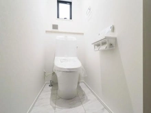 【神奈川県/川崎市宮前区けやき平】宮前区けやき平　新築戸建てC号棟（全4棟） トイレ：2階