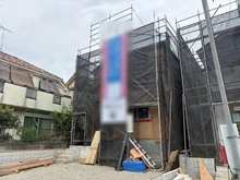 【神奈川県/横浜市青葉区美しが丘西】青葉区美しが丘西2丁目　新築戸建て1号棟（全10棟） 建築中の外観：1号棟（左側）全10棟