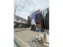 【神奈川県/横浜市青葉区美しが丘西】青葉区美しが丘西2丁目　新築戸建て1号棟（全10棟） 建築中の外観：1号棟（左側）全10棟