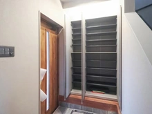 【神奈川県/横浜市青葉区市ケ尾町】青葉区市ケ尾町　中古戸建て 玄関：下足入