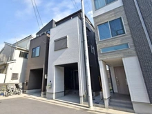 【神奈川県/横浜市港北区新吉田東】港北区新吉田東　中古戸建 外観：写真中央