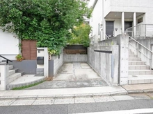 【神奈川県/横浜市青葉区美しが丘】青葉区美しが丘3丁目　中古戸建 駐車場