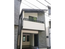 【神奈川県/横浜市緑区鴨居町】緑区鴨居町　新築戸建2号棟（全5棟） 外観：2号棟：写真中央（全5棟）