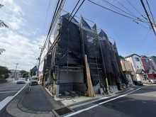 【神奈川県/横浜市緑区鴨居町】緑区鴨居町　新築戸建3号棟（全5棟） 建築中の外観：3号棟/全5棟　角