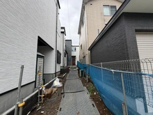 【神奈川県/横浜市緑区鴨居町】緑区鴨居町　新築戸建5号棟（全5棟） アプローチ