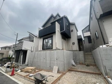 【東京都/町田市成瀬台】町田市成瀬台1丁目　新築戸建て13号棟（全18棟） 建築中の外観：全18区画　中央　13号棟