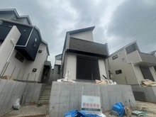 【東京都/町田市成瀬台】町田市成瀬台1丁目　新築戸建て14号棟（全18棟） 建築中の外観：全18区画　中央　14号棟