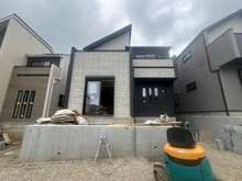 【東京都/町田市成瀬台】町田市成瀬台1丁目　新築戸建て16号棟（全18棟） 建築中の外観：全18区画　中央　16号棟