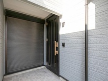 【神奈川県/横浜市港北区新吉田町】港北区新吉田町　中古戸建 玄関