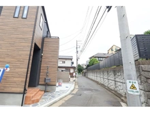 【神奈川県/横浜市港北区高田西】横浜市港北区高田西5丁目　新築戸建 前面道路