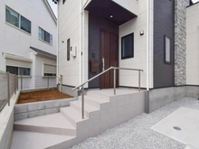 【神奈川県/横浜市都筑区川和町】都筑区川和町 新築戸建 アプローチ