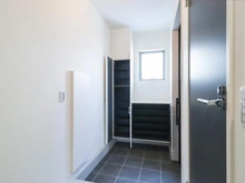 【東京都/東村山市富士見町】東村山市富士見町4丁目　新築戸建 収納：玄関横