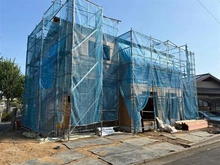 【東京都/八王子市めじろ台】八王子市めじろ台3丁目（3号棟）　新築戸建 建築中の外観：全３棟現場