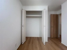【東京都/立川市柴崎町】立川市柴崎町　1号棟　新築戸建 洋室：1F 洋室　6.61帖 収納