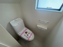【東京都/立川市柴崎町】立川市柴崎町　3号棟　新築戸建 トイレ：1F トイレ