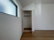【東京都/立川市柴崎町】立川市柴崎町　3号棟　新築戸建 洋室：2F 6.0帖　洋室 収納