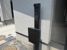 【東京都/立川市柴崎町】立川市柴崎町　3号棟　新築戸建 アプローチ：インターフォン、ポスト