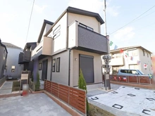 【東京都/国分寺市北町】国分寺市北町5丁目（1号棟）　新築戸建 外観：全4棟　写真中央