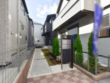 【東京都/国分寺市北町】国分寺市北町5丁目（2号棟) 　新築戸建 建築中の外観：全4棟　写真右奥