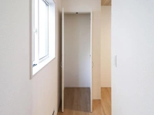 【東京都/国分寺市北町】国分寺市北町5丁目（2号棟) 　新築戸建 リビング・ダイニング：収納