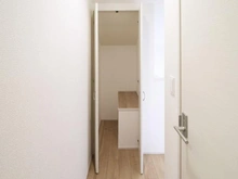 【東京都/国分寺市北町】国分寺市北町5丁目（2号棟) 　新築戸建 収納：2階 廊下