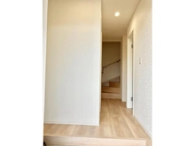 【東京都/小平市鈴木町】小平市鈴木町1丁目　新築戸建　2号棟 玄関