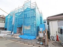 【東京都/小平市上水南町】小平市上水南町2丁目 新築戸建 全2棟 2号棟 建築中の外観：全2棟　写真中央