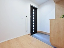 【東京都/西東京市泉町】西東京市泉町4丁目 新築戸建 玄関