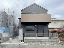 【東京都/小金井市貫井北町】小金井市貫井北町3丁目 全3棟 3号棟 建築中の外観：全3棟　写真中央