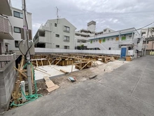 【東京都/小金井市本町】アーベインヒルズ小金井本町A号棟 現地（建築前）：全3棟　左側