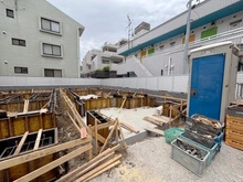 【東京都/小金井市本町】アーベインヒルズ小金井本町C号棟 現地（建築前）：全3棟　右側