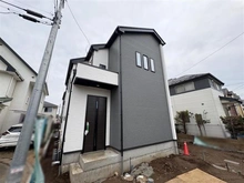 【東京都/国分寺市東戸倉】国分寺市東戸倉1丁目　新築戸建　1号棟 建築中の外観：全2棟（写真中央）