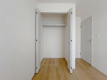 【東京都/三鷹市大沢】三鷹市大沢4丁目　新築戸建 洋室：5.5帖　収納