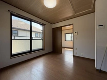 【東京都/東大和市立野】東大和市立野1丁目中古戸建 ダイニングキッチン：奥側洋室