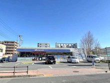 【東京都/東大和市立野】東大和市立野1丁目中古戸建 ローソン上北台駅前店（現地より約400m）